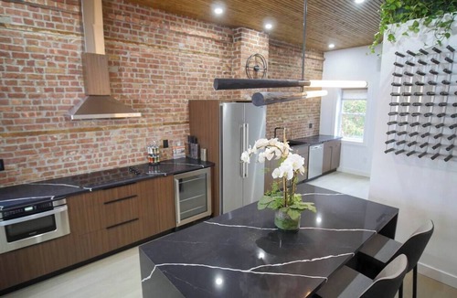 Edgewater Apartment | Contemporary Luxury Loft! Apt-20 Min to NYC