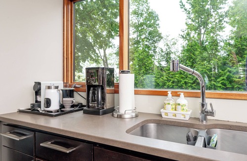 Hillsmere House | Contemporary waterfront 4BR home close to downtown Annapolis - stunning water views w/private dock/pier/private pool and kayaks.