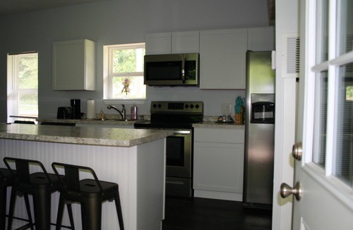 Springdale Cottage | Cottage in the Trees - A getaway from everything, close to everything