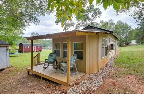 Waterloo Cottage | Cottage w/Fire Pit & Lake Access in Waterloo!
