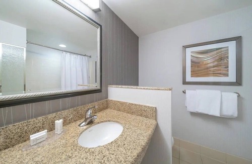 Salisbury Hotel | Courtyard Salisbury | 2 Queens | Salisbury U, TidalHealth, Calm Base | 2 Units
