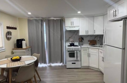 Shirley Apartment | Cozy 1-bedroom apartment in charming Shirley with private entrance