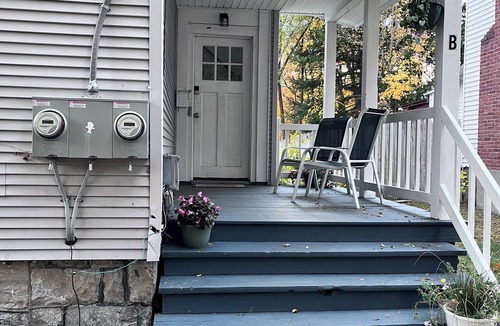 Glens Falls Apartment | Cozy 2-bedroom, 4bds near tranquil Crandall Park Glens Falls with AC