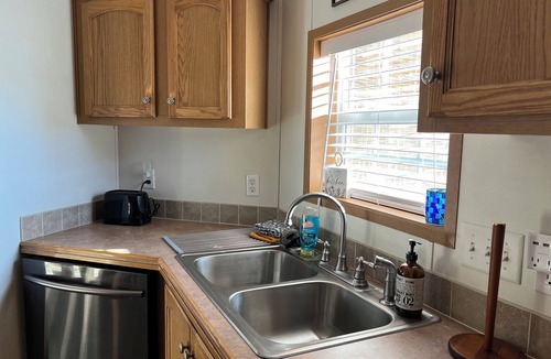 Moorefield House | Cozy 3 bedroom modern mobile home in charming Moorefield with WiFi