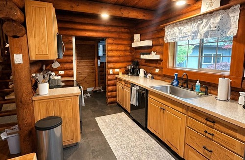 Verlot Cabin | Cozy 4-bedroom cabin in charming Granite Falls with large yard