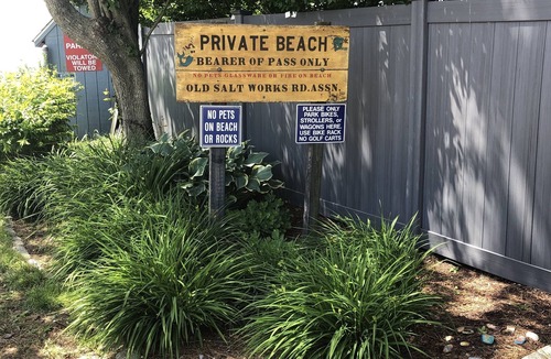 Westbrook Center Cottage | Cozy beach cottage. Less than a 2minute walk to the beach.