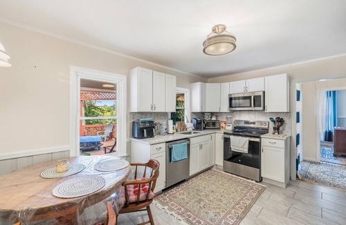 Calvert Beach-Long Beach House | Cozy Beach Retreat - 3 bedrooms with 3 queen size beds. Sleeps 6