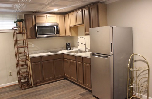 Lanham House | Cozy Eclectic Lanham Suite - Close to DC!