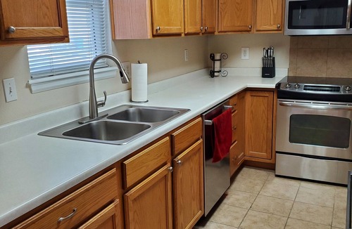 Alta Vista Area House | Cozy home short walk to Old Town Arvada, parks, dinning and shopping