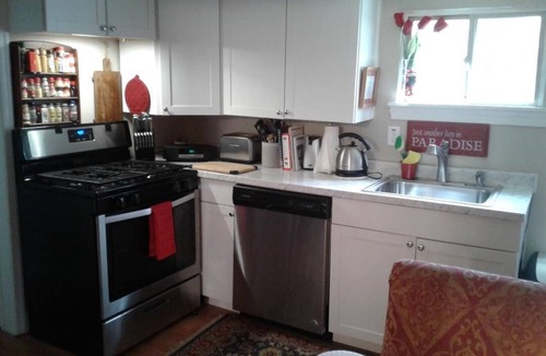 Havre De Grace House | Cozy home w/fenced in yard-Dog Friendly with Pet fee. 2 block walk to downtown!