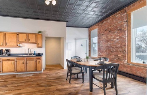 Mayville Apartment | Cozy Loft-Pet Friendly-Spacious