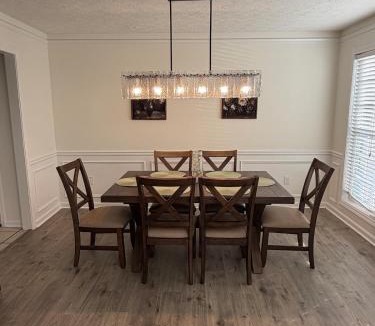 Suwanee House | Cozy modern Mediterranean haven, 1 King 2 Queens