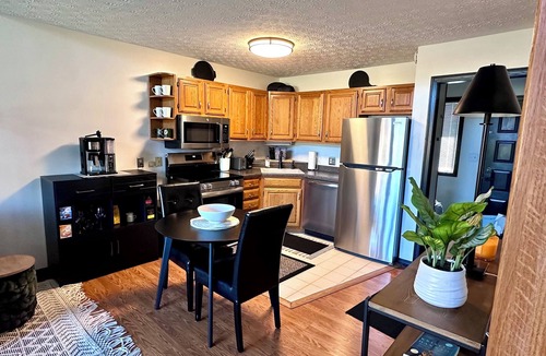 Davis House | Cozy, Quiet, Couples or Singles Mountain Retreat in Beautiful Canaan Valley!