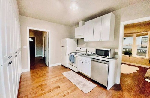 University District Apartment | Cozy Shared Home - 1 Room Near University