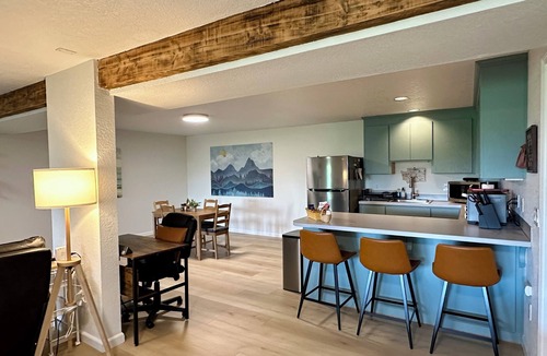 Kenmore Apartment | Cozy studio that sleeps 4 in Kenmore with a/c, WiFi and farm fresh eggs!