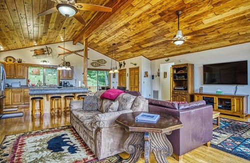 Dryfork House | CR1290- Complete Privacy! Hot tub! Firepit! Dolly Sods!