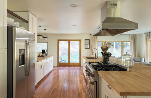 Pleasant Park Corridor House | Creekside - Cozy Retreat - Hot Tub - Outdoor Sauna