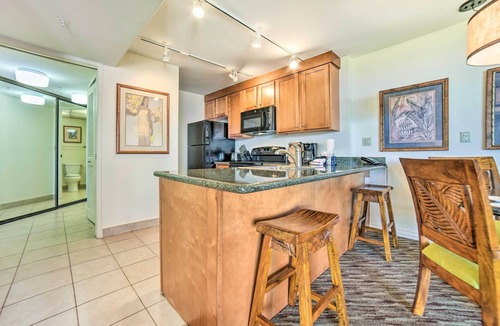 Honokowai Apartment | Cute Beachfront Condo w/Lanai & Resort Pools