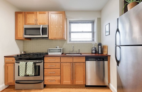 Mount Vernon Condo | Cute convenient condo in historic Mt Vernon mansion