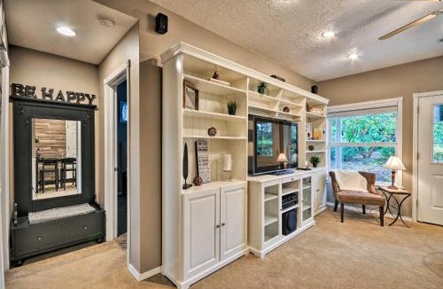 Boring House | Cute & Cozy PDX Area Townhouse: 31 Mi to Mt. Hood!