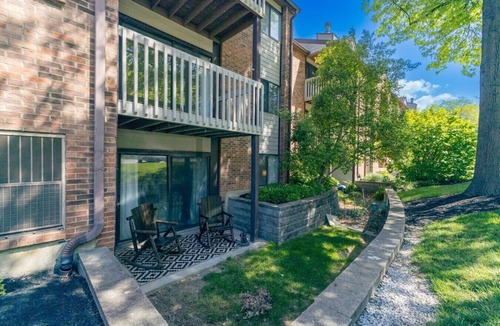 Southgate Apartment | Dakmel Terrace Retreat