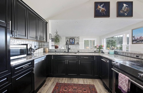 Oak Harbor House | Deception Pass. Stay and play at Cornet Bay with all your home amenities.