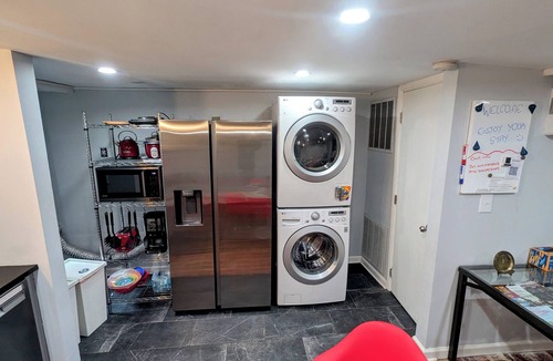 Capitol Hill Apartment | Delightful 1 bdrm/2 bed in center of Capitol Hill.