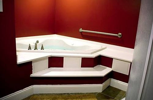 Russell House | Deluxe Suite Rental for a Secluded Getaway in Warren County, Pennsylvania