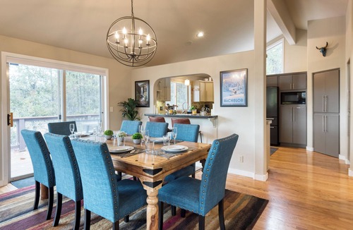 Three Rivers House | Deschutes River Retreat Hot Tub + Firepit Near Mt. Bachelor | River Meadows