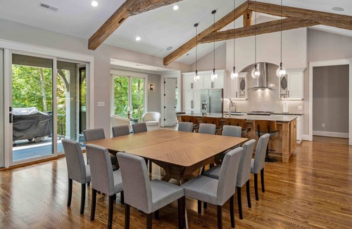 Bowling Green House | Designer Lakefront Lodge w/Huge Private Beach & Boat Option-Built July 2019