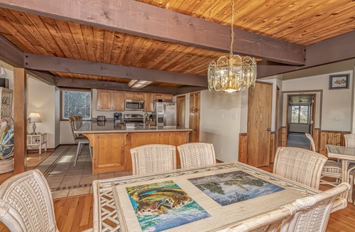South Beach House | Discover Two Silversides right by beach access 24 on Bald Head Island!