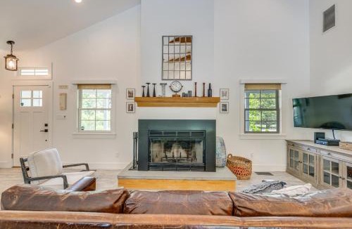 Hampton Bays House | Distinctive Hamptons Home w/Pool Near Bay, Ocean