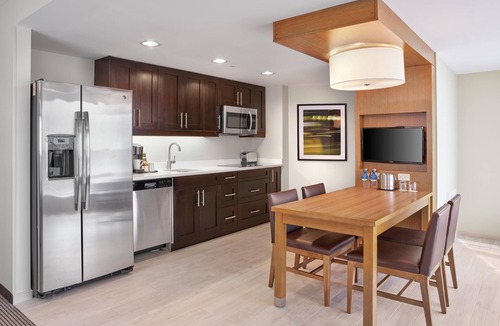North Central Edmonton Hotel | DoubleTree by Hilton Edmonton Downtown