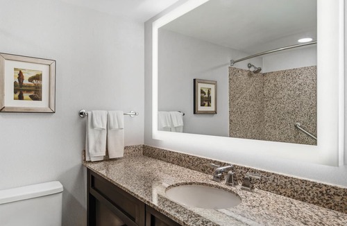 Talleyville Hotel | DoubleTree by Hilton Hotel Wilmington