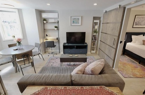 Logan Circle Apartment | Downtown DC Awaits with Parking Permit