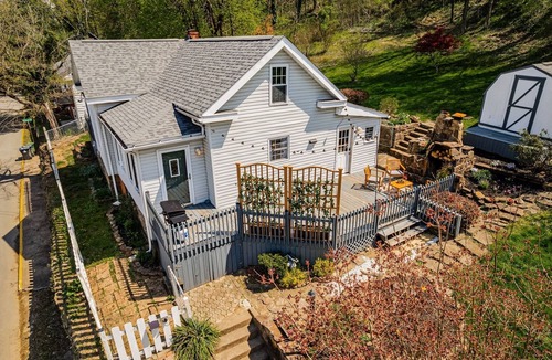 Morgantown Cottage | Downtown Hillside Cottage