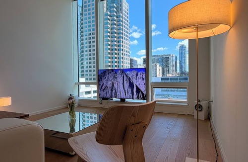Vernon Condo | Downtown Sky Suites - Modern Highend 1bd1bth