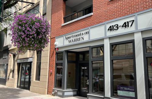 Downtown Syracuse Apartment | Downtown Suite with Balcony