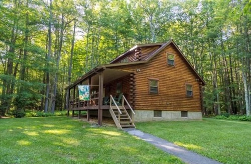 Timberline House | DR26-Secluded Log Home on 5 acres! Fire Pit! Pets Ok!