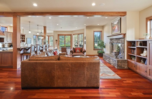 River West House | Drake Park Villa - River Front on Mirror Pond & Drake Park, Exquisite, Gourmet Kitchen