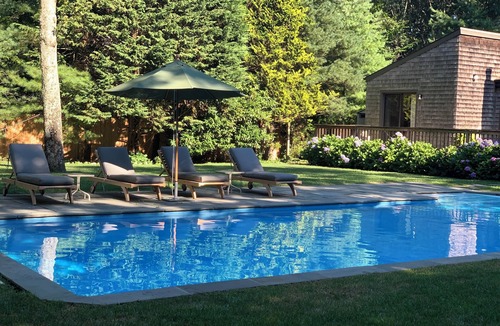 Northwest Harbor House | East Hampton slice of heaven with heated pool and 3 minute drive to village.