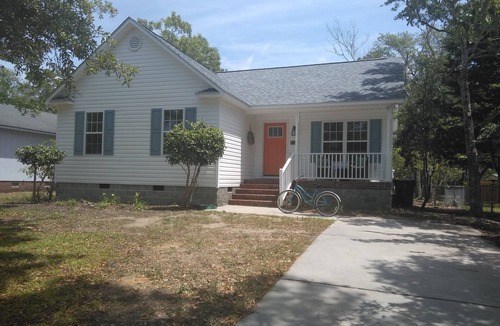 Tranquil Harbour House | Easy Walk to Beach, Concerts, Publix, Splash Pad, Market. Bikes, Carts, & Chairs