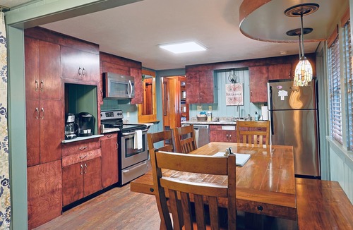 Gatlinburg Cabin | Easy Walk to Gatlinburg Strip! Cabin w/Hot Tub, Theater Room & Easy Parking