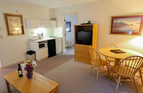 West Bridgewater Hotel | Efficiency with Sleeper Sofa only 214