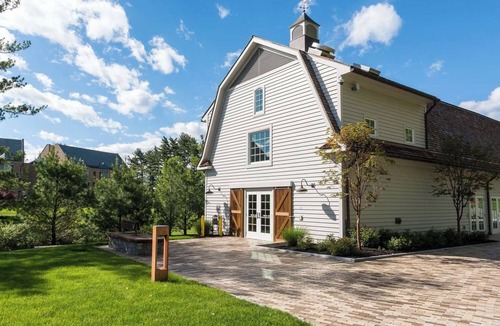Ossining Hotel | Elegant Boutique Escape Near Shops and Restaurants