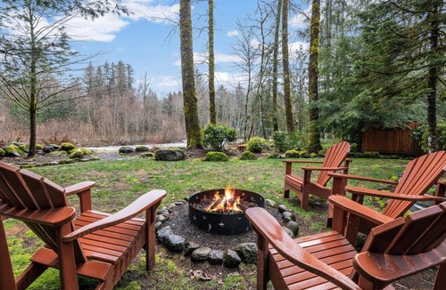 Brightwood House | Enchanting Riverside Experience, Hot Tub, Fire-Pit, Communal Pool, 17 Miles to Mt Hood, Pet-Friendly