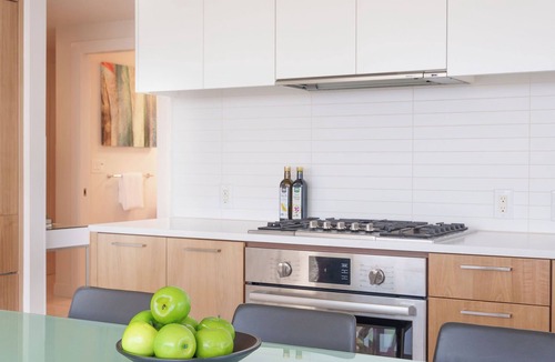 Downtown Los Angeles Apartment | Enjoy city views with either king/king or king/queen beds and two bathrooms.