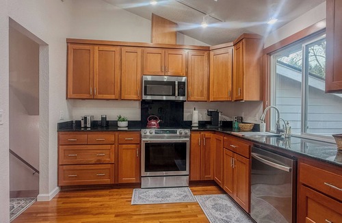 Lake Forest Park House | Entire 3-bedroom charming house in Lake Forest Park