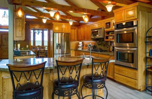 Baker City House | Entire Wunder Mine Estate Sleeps 20 Hot Tub Outdoor Kitchen Firepit
