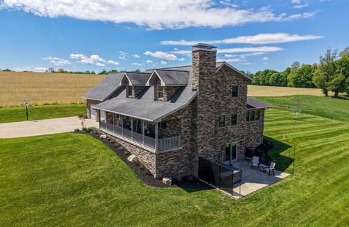 Mount Vernon House | Escape to Cedar Lodge - Sleeps 20 - Activities, Hot Tub, & Close to Attractions!